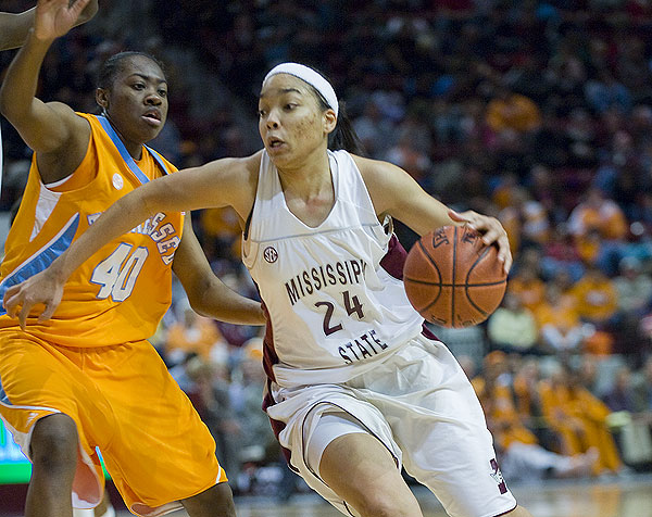 Women&amp;amp;amp;#039;s basketball action vs Tennessee