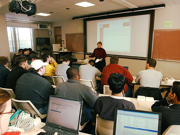 Donna Reese teaching class