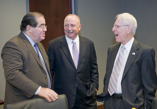 Justice Antonin Scalia talks with Shackouls and Rabideau