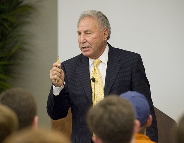 Lee Corso speaks to insurance class