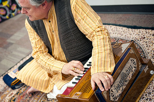 Demo of music tradition in Hinduism