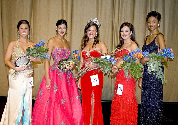 Miss Maroon &amp;amp;amp;amp; White winners