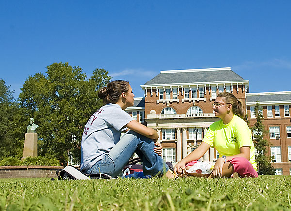 Students having lunch on the Drill Field