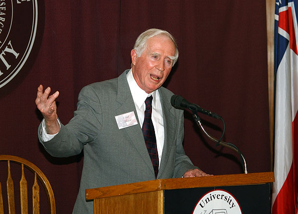 Bill Minor speaks at the Collins Speaker Series