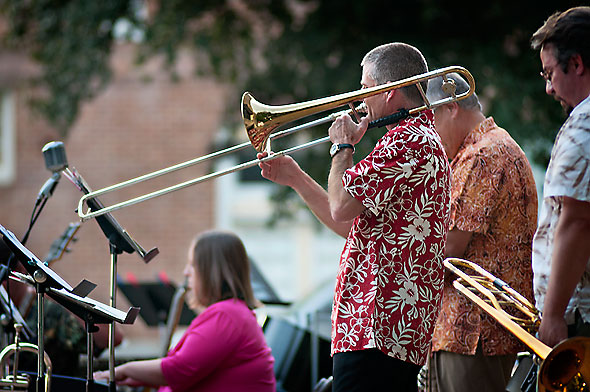 Dr. Cliff Taylor performs at Pops on the Plaza.