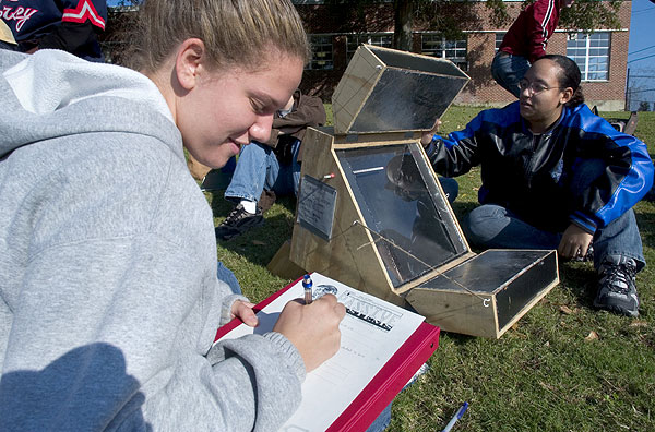 Architecture students capture sun&amp;amp;amp;#039;s heat