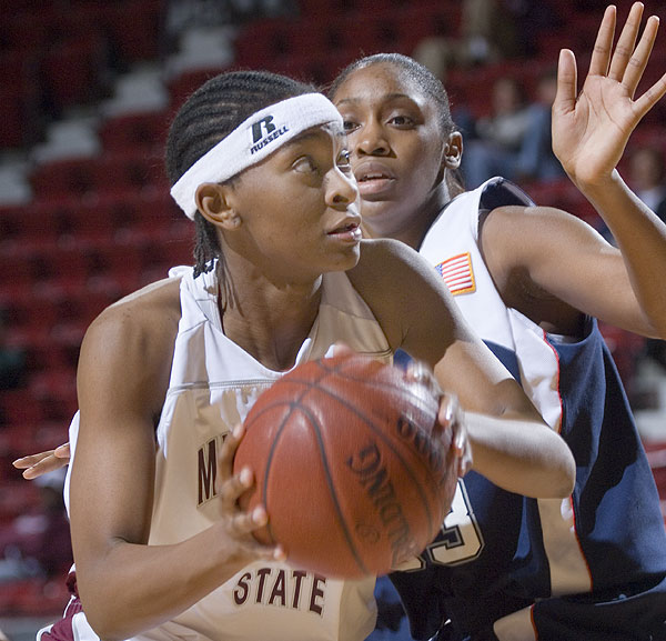 Women&amp;amp;amp;#039;s basketball action vs Belmont