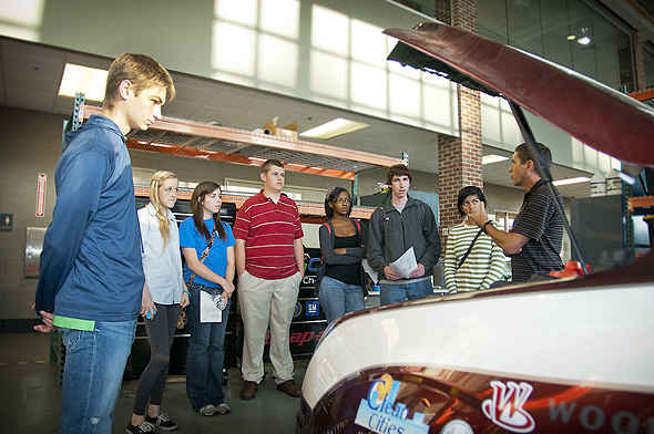 MSMS Students Tour CAVS and HPCC