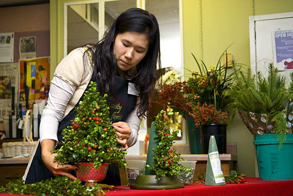 University&amp;amp;amp;#039;s Florist Christmas Event