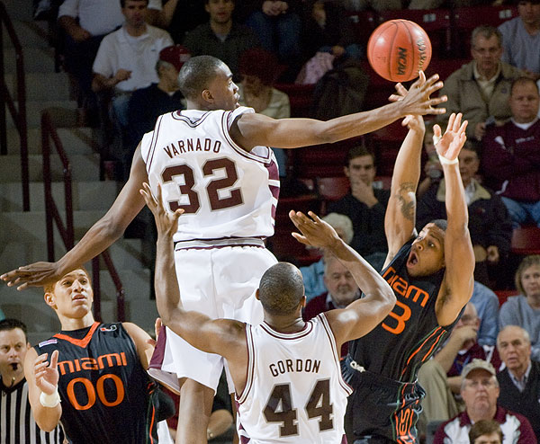 Men&amp;amp;amp;#039;s Basketball Action vs Miami-FL