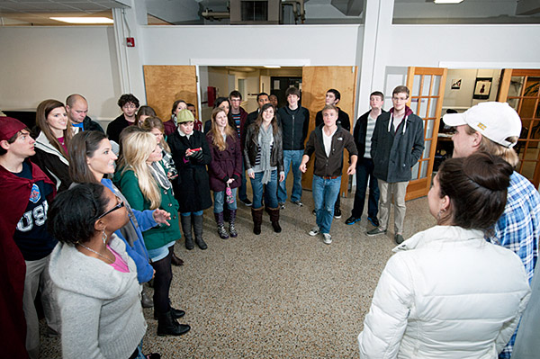 Blitz! MSU Show Choir serenade for Valentine&amp;#039;s Day