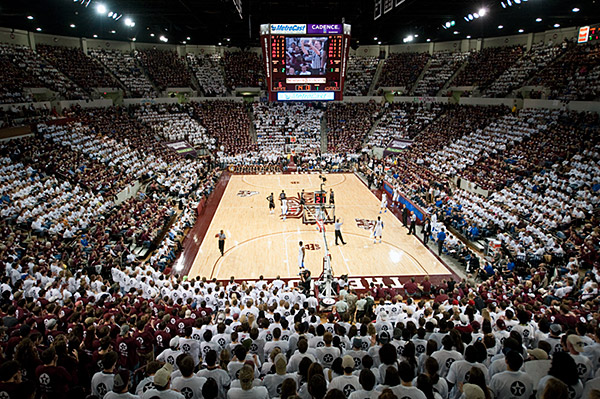 Record crowd of 10,788 at men&amp;amp;amp;#039;s basketball game vs. Kentucky