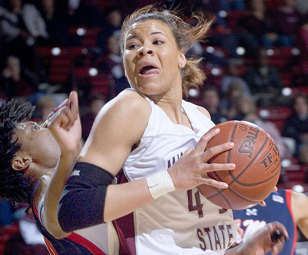 Women&amp;amp;amp;#039;s basketball action vs Ole Miss