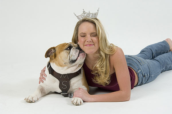 Miss MSU, Kylie Estes, gets a kiss from Bully