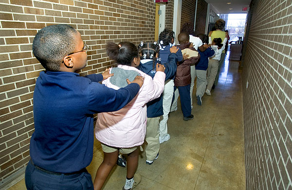 Columbus 3rd graders tour Research Curriculum Unit (RCU)