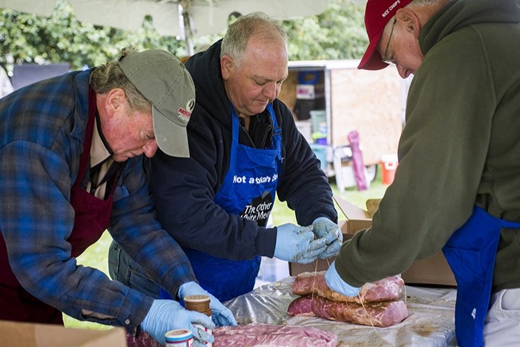 Super Bulldog weekend pig cooking