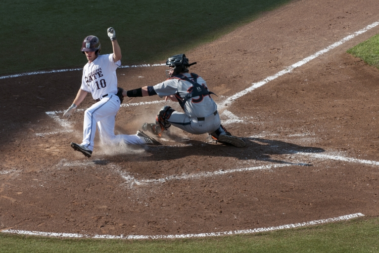 Baseball action durin SBW