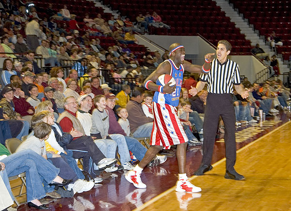 Harlem Globetrotters entertain the Humphrey Coliseum crowd