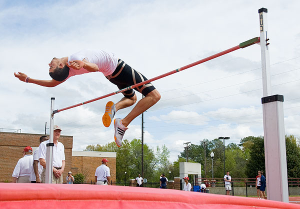 Men&amp;amp;amp;#039;s track action - high jump