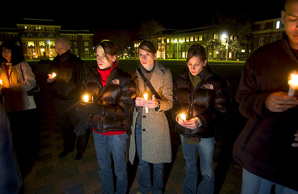 Candlelight vigil for troops