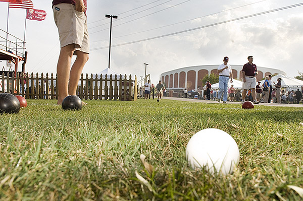 Super Bulldog Bocce Ball