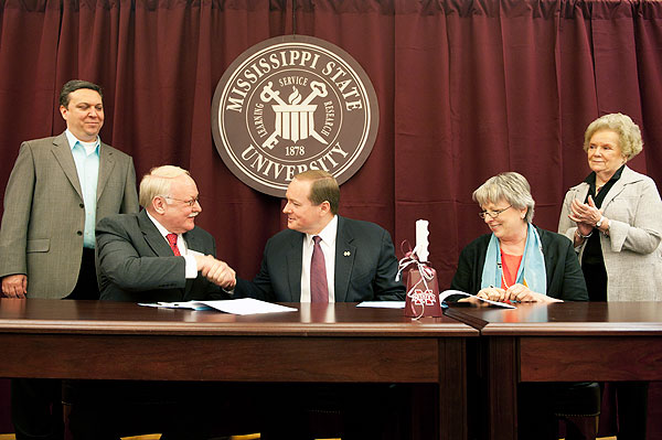 GTR Library Consortium contract signing