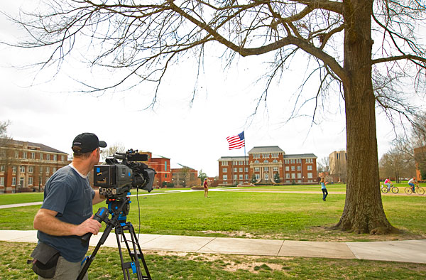 American Idol films on campus