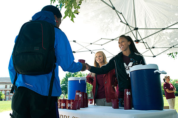 Foundation Ambassadors hand out lemonade