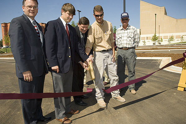 New Hardy Rd Parking Lot