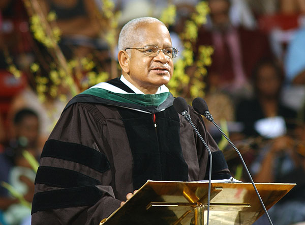 Richard Holmes speaks at graduation