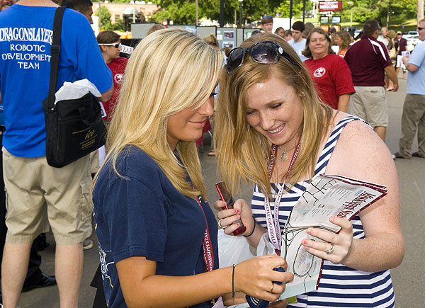 New Student Orientation organizational fair