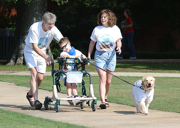 Jabberjaw camper being pulled by dog