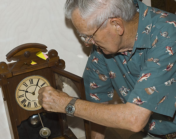 Setting clocks in Clock Museum