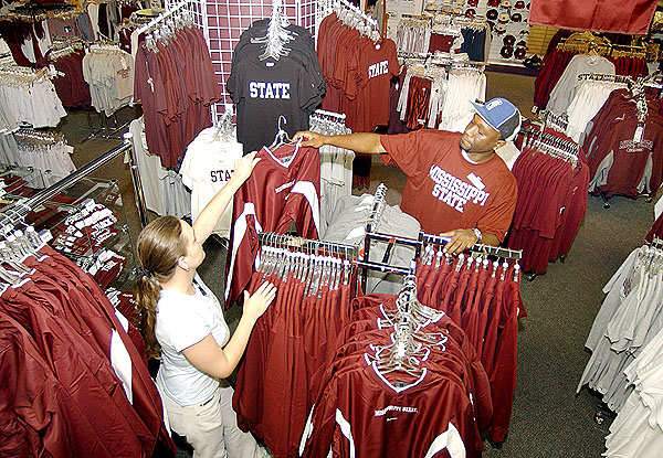 Bookstore gets clothes ready for back to school