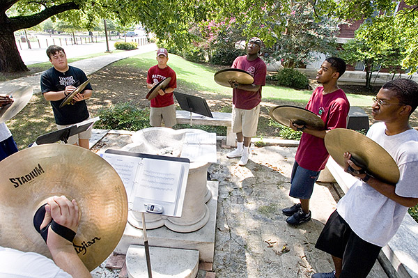 Band cymbals in the round