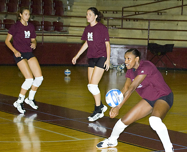 Lady Bulldogs prepare for Volleyball season opener