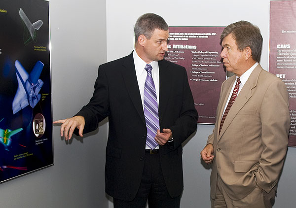 Roy Blunt tours CAVS