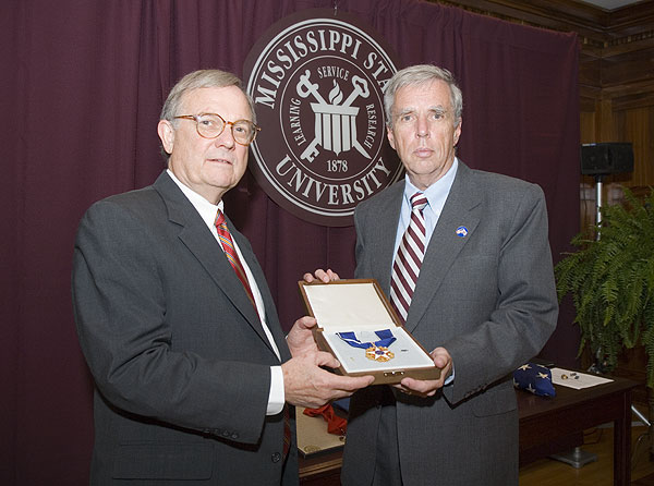 Sonny Montgomery b&amp;amp;amp;#039;day remembrance -  Presidential Medal