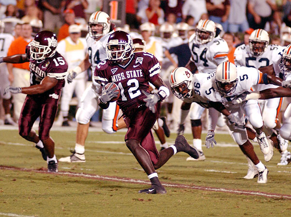 Jerious Norwood drives toward the goal line