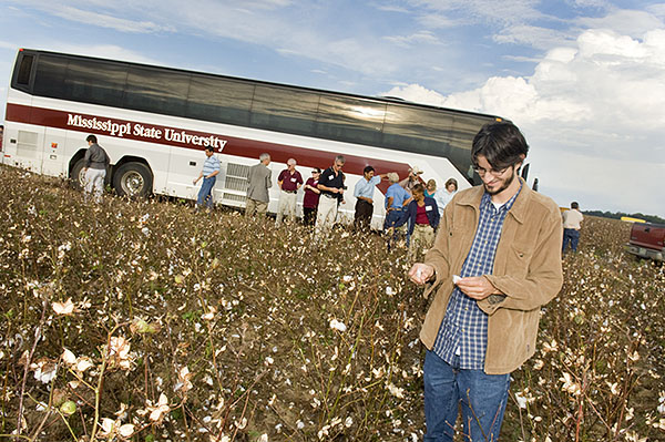 Gleaning info on Mississippi--New Faculty Bus Tour 2007