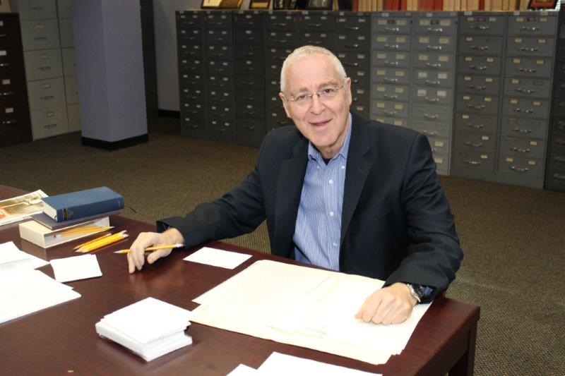 Ron Chernow visiting the Ulysses S. Grant Presidential Library at Mississippi State's Mitchell Memorial Library.