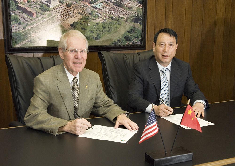 (Left) MSU Provost Peter Rabideau formalizes the partnership with Professor Zhixiang Li (Executive Vice President of the Beijing Instittue of Technology)</p><br />
<p>