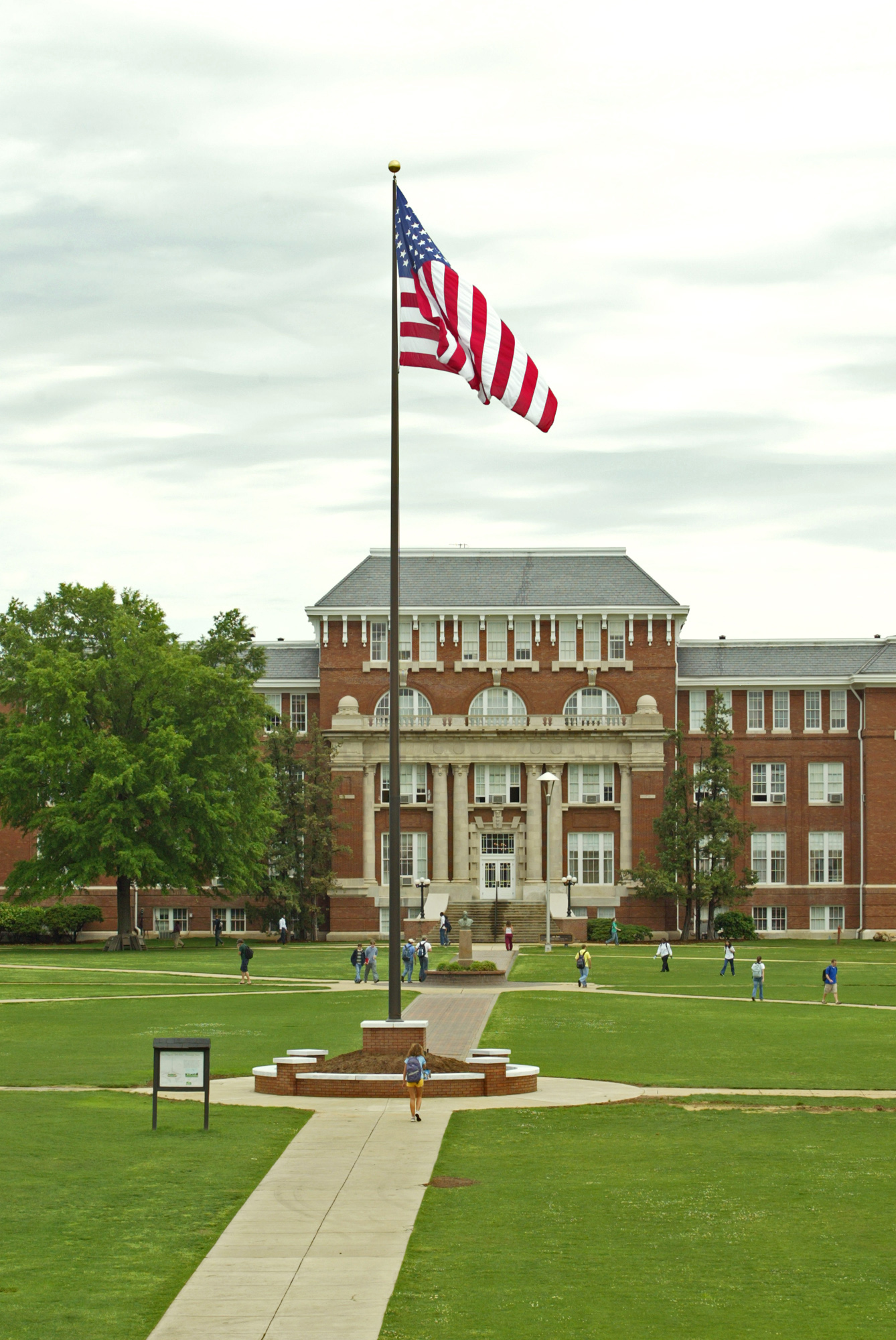 <br /><br />
New flagpole monument