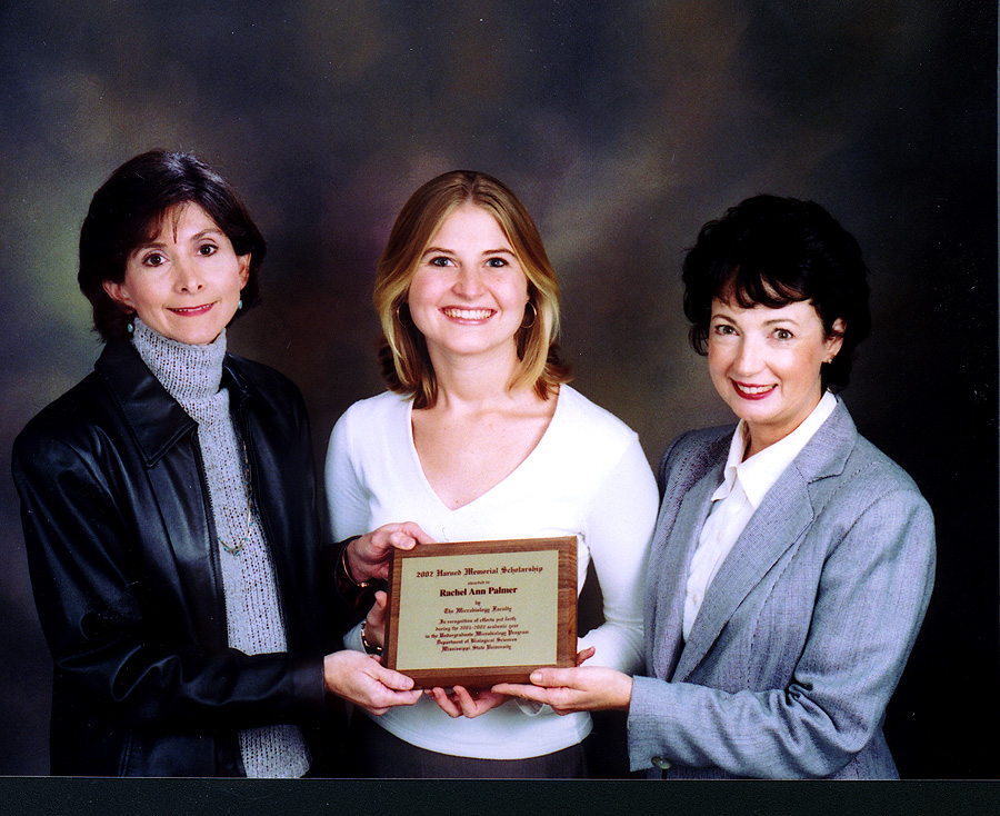 <br /><br />
Long Beach student Rachel Palmer (c) receives MSU's Harned Scholar award from biological sciences professor Karen Coats (l) and Margaret Ann Chandler, granddaughter of the scholarship's namesake.  