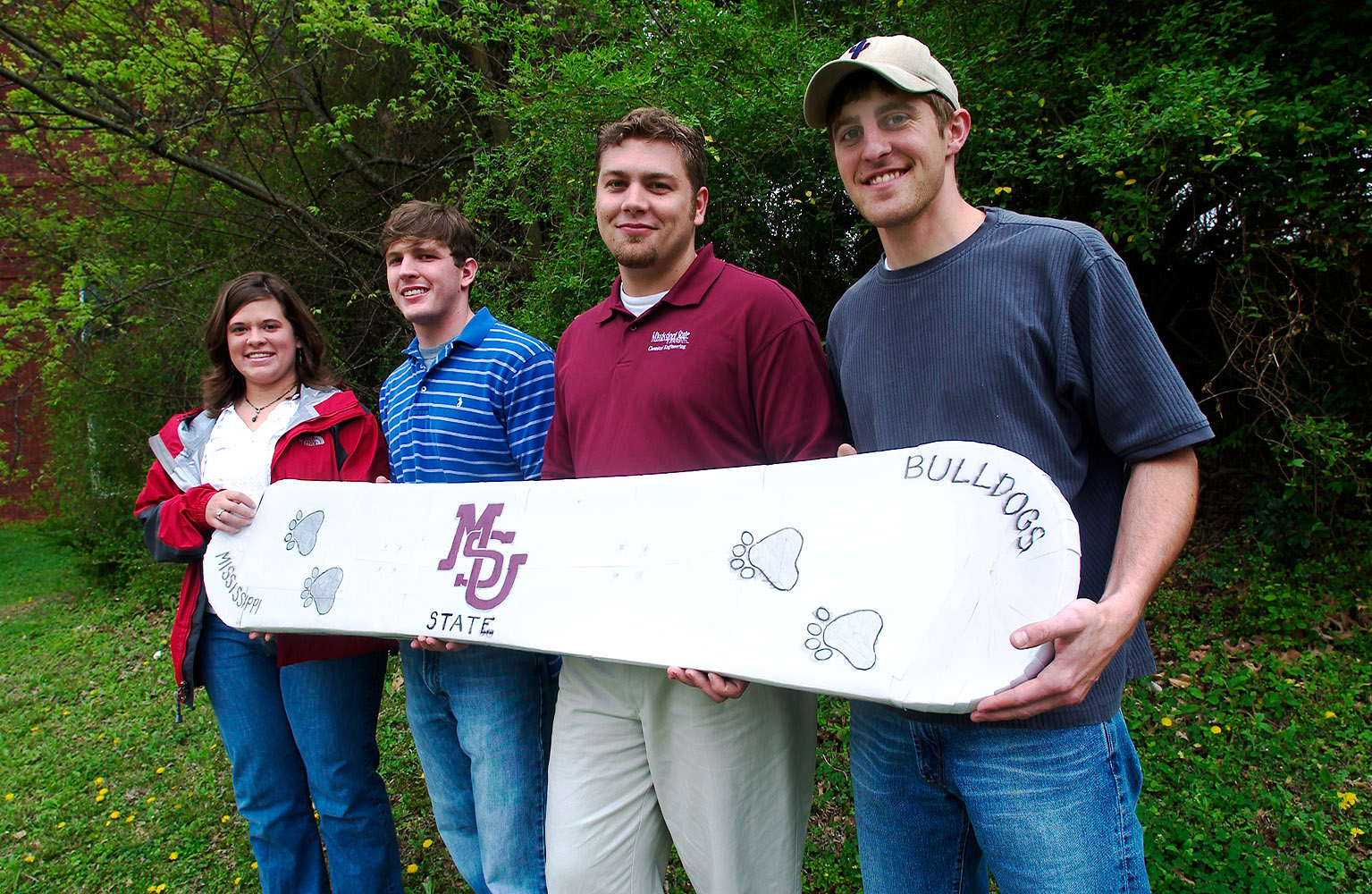 <br /><br />
SNOWBOARDING IN DIXIE--Mississippi State snowboarders (l.r) Becky Smith of Vicksburg, David Neaves of Kosciusko, Ben Hartenbower of Lostant, Ill. and Paul Allison of Winona are among engineering students who have designed and built a mostly all.paper snowboard for a unique collegiate sporting event in Colorado Saturday [April 3]. With no snow in Mississippi this winter, however, they were unable to test their creative entry. 